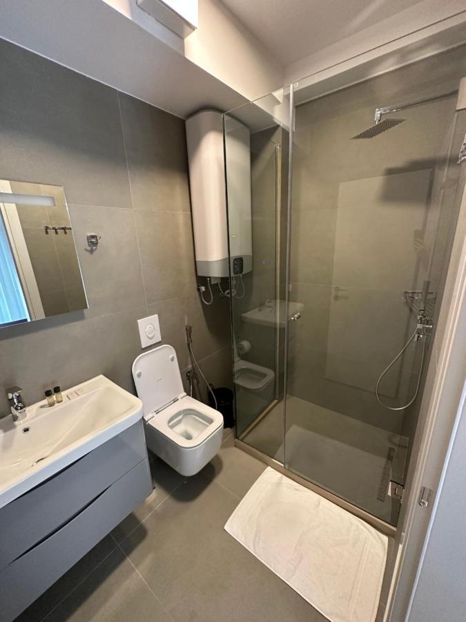 Soin Rooms Тирана Экстерьер фото