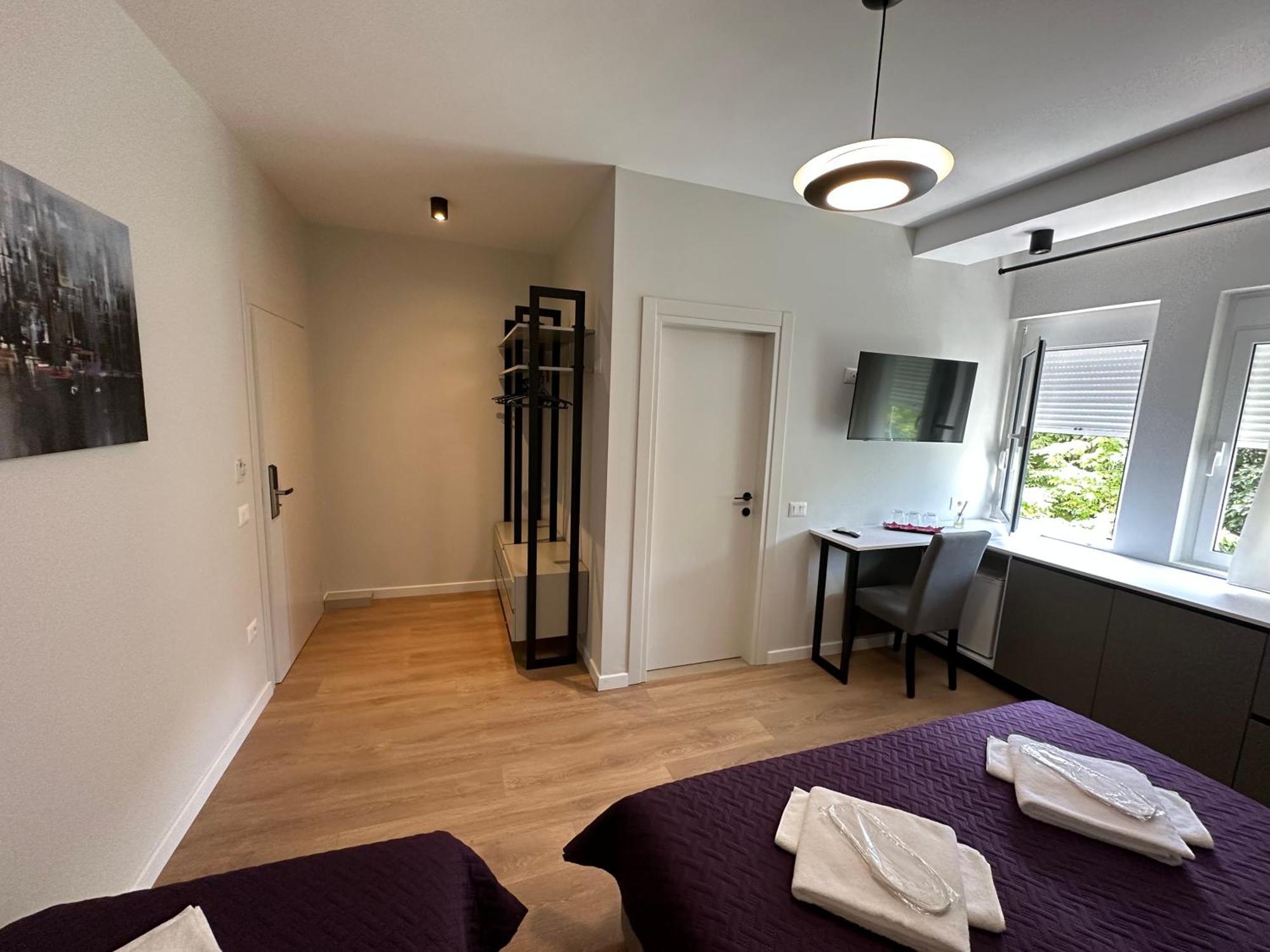 Soin Rooms Тирана Экстерьер фото