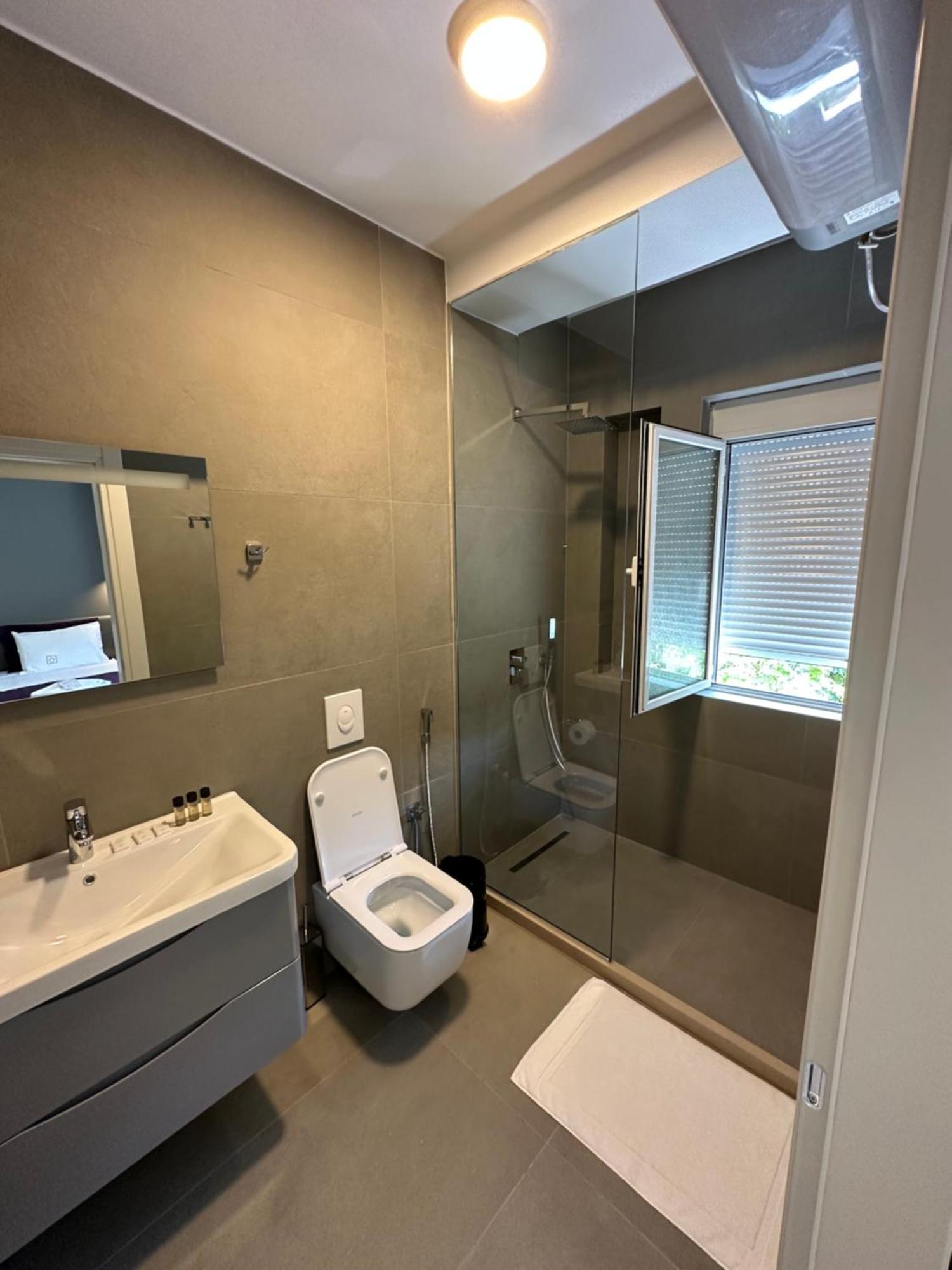 Soin Rooms Тирана Экстерьер фото